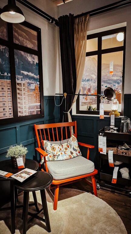 Pomysły na odświeżenie salonu przy ograniczonym budżecie